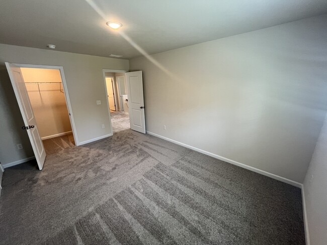 Building Photo - 1747 Mallard Dr