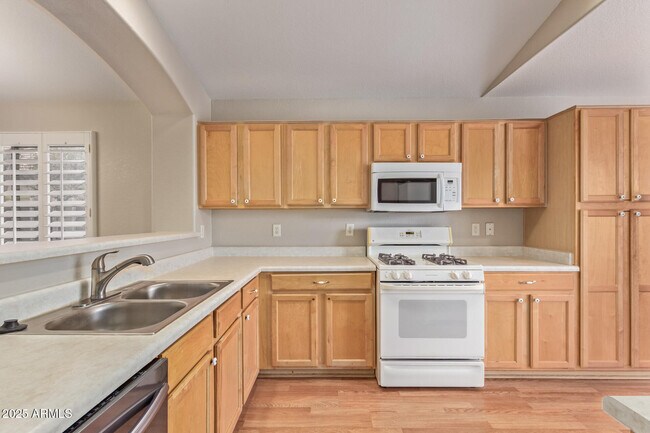 Building Photo - 13949 N 133rd Dr