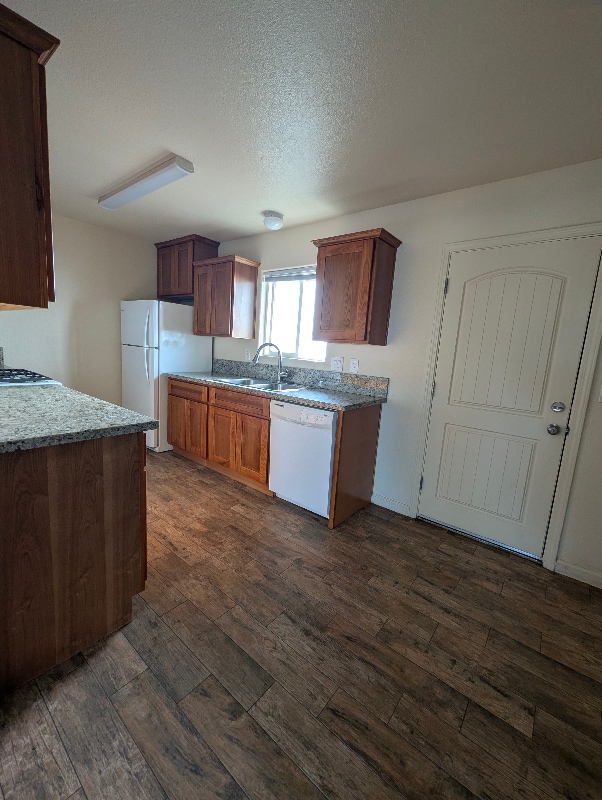 Building Photo - 4758 Skyway