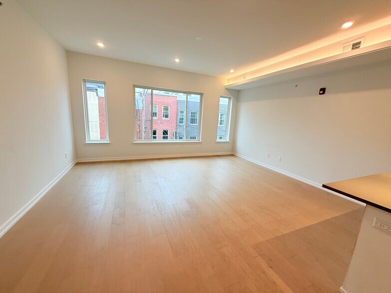 Building Photo - 1312 N 6th St