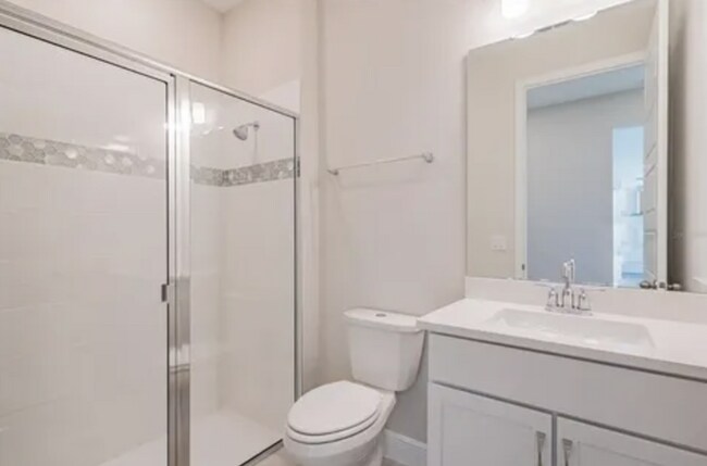 Building Photo - Stunning 5-Bedroom Executive Home with Lak...