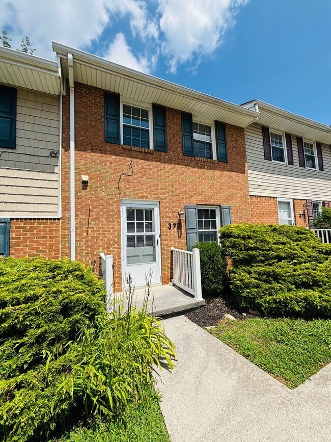 Building Photo - Carriage Hill Townhomes