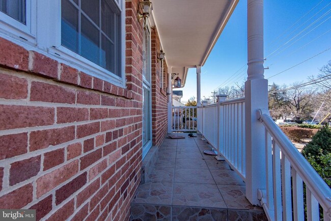 Building Photo - 3271 Annandale Rd