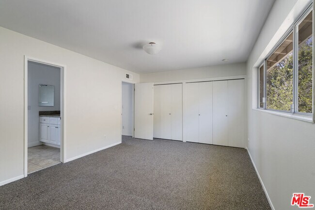 Building Photo - 4513 Wawona St