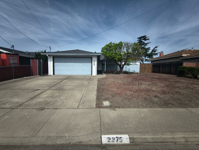 Building Photo - 3BED/2BATH Single Family Home Located in Desirable San Pablo, Ca. With Beautiful Ocean Front View!!