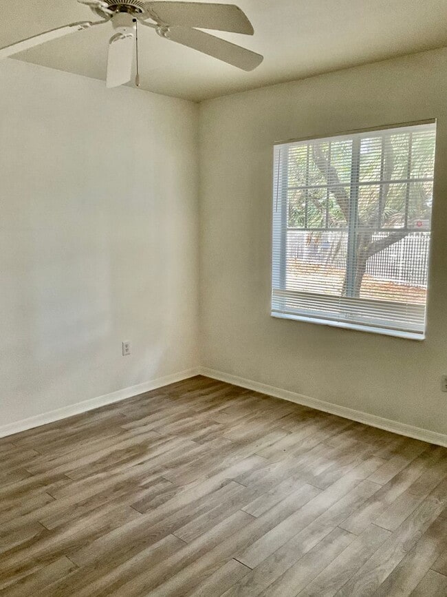 Building Photo - Palmetto