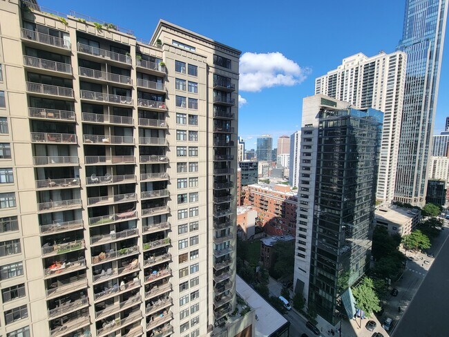 Building Photo - 10 E Ontario St