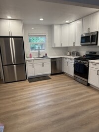 Building Photo - 942 Santa Clara St