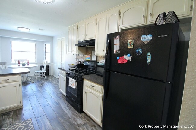 Building Photo - 1301 Del Norte Dr