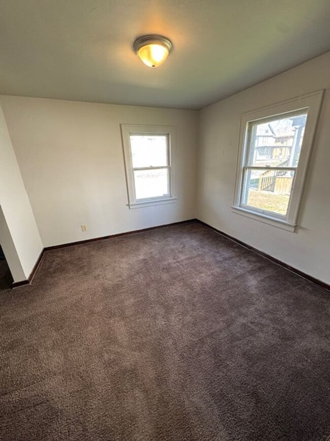 Building Photo - 3305 S Harrison St