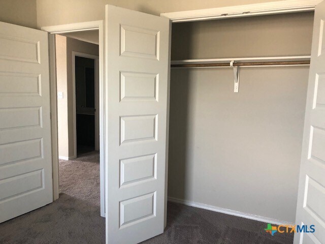 Building Photo - 2537 Ayers Dr