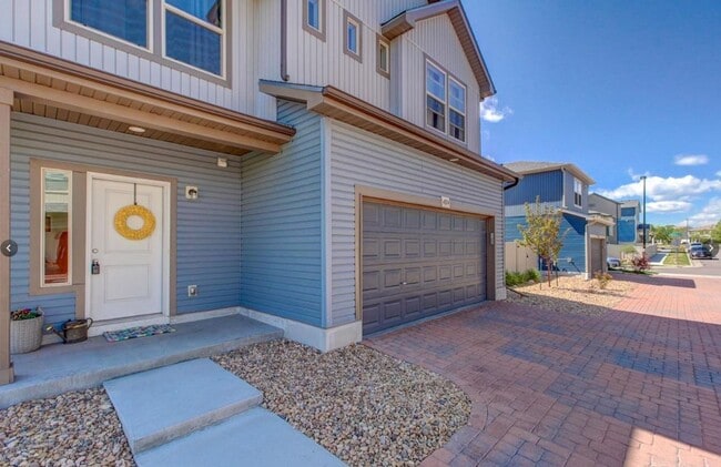 Building Photo - Long Realty & Property Management- 4 Bedro...