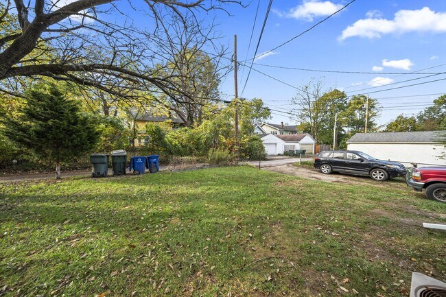 Building Photo - 263 Crestview Rd