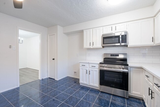 Building Photo - 16127 Olive Glen Dr