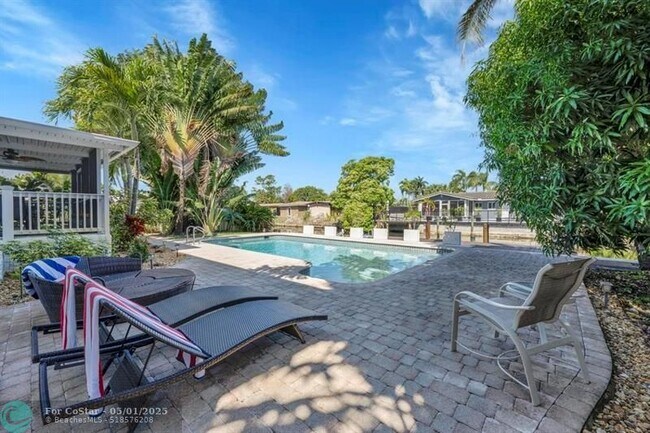 Building Photo - 1771 NE 35th St