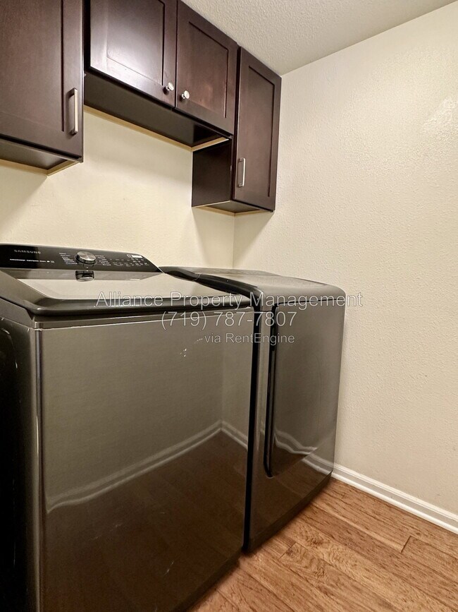Building Photo - 965 Piros Dr