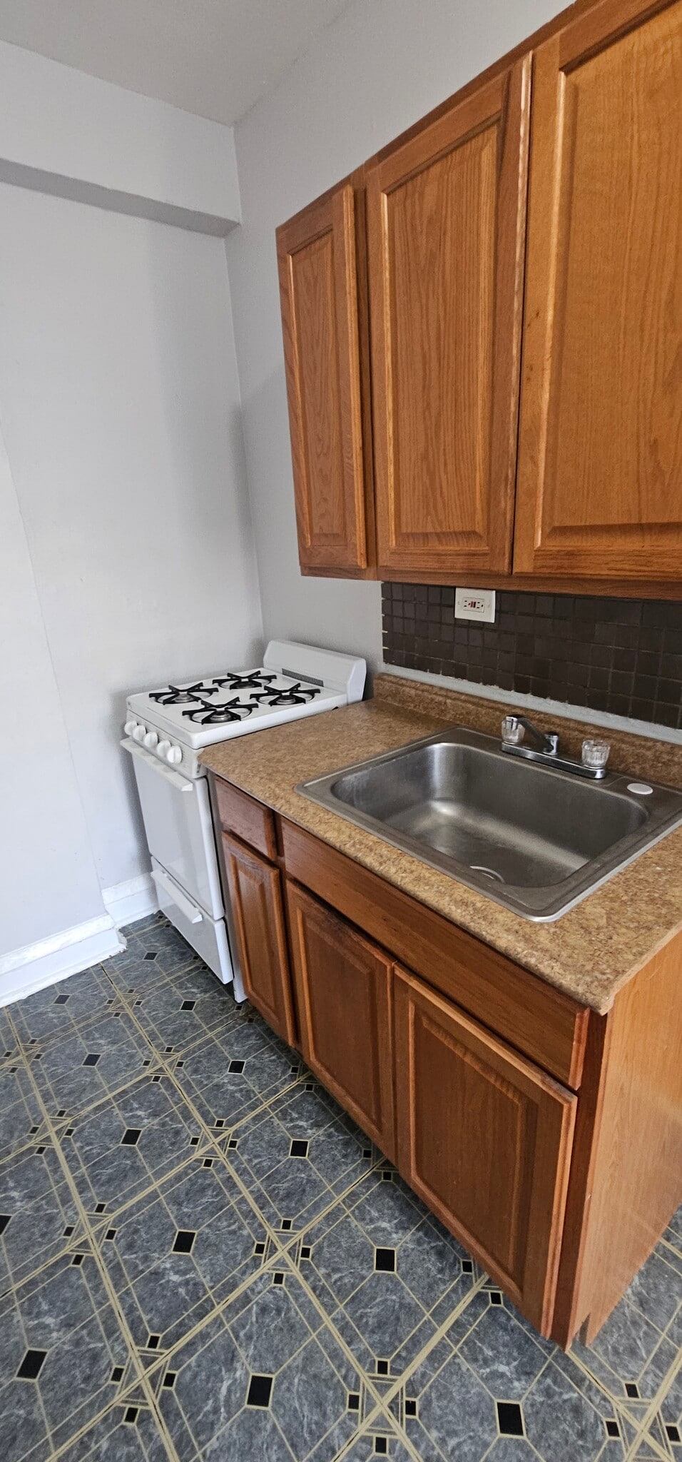 Building Photo - 4613 N Beacon St