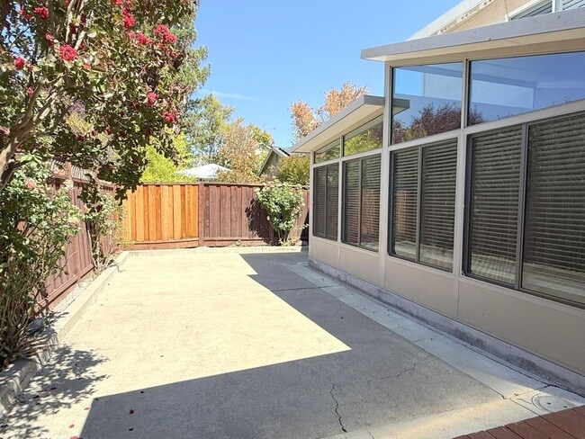 Building Photo - NEW PRICE ! Highly upgraded ! Two Story Ho...
