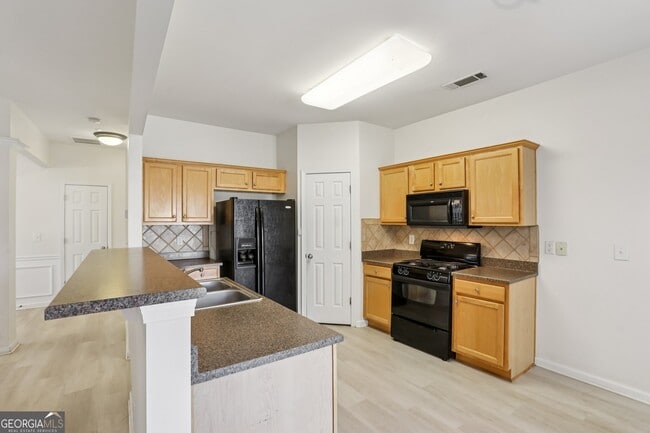 Building Photo - 5940 Bentley Way