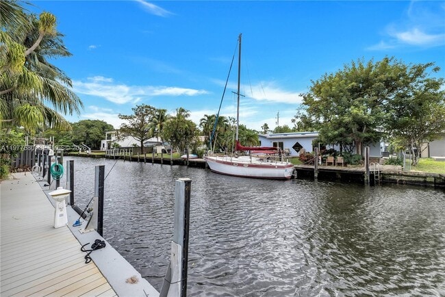 Building Photo - 1608 SW 5th Ct