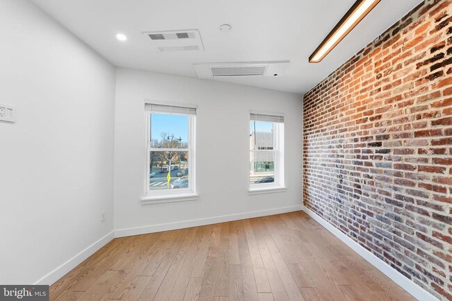 Building Photo - 718 Rhode Island Ave NW