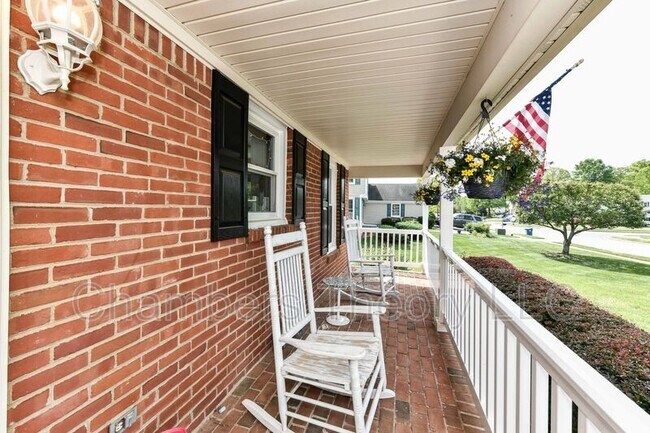 Building Photo - 5703 Pamela Dr