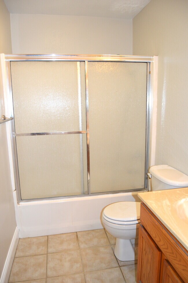 Building Photo - MOVE IN READY!! 1 Bedroom 1 Bath in Villa Borgata