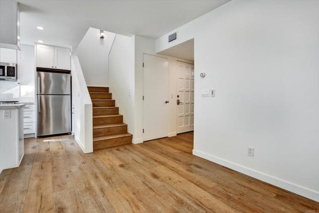 Building Photo - 410 Stratford Ct