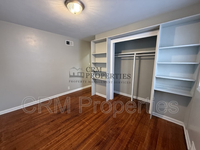 Building Photo - 513 James Dr