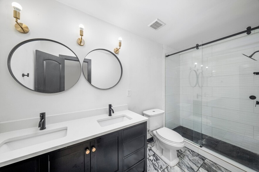 Master Bedroom Bathroom - 380 New Jersey Ave NW