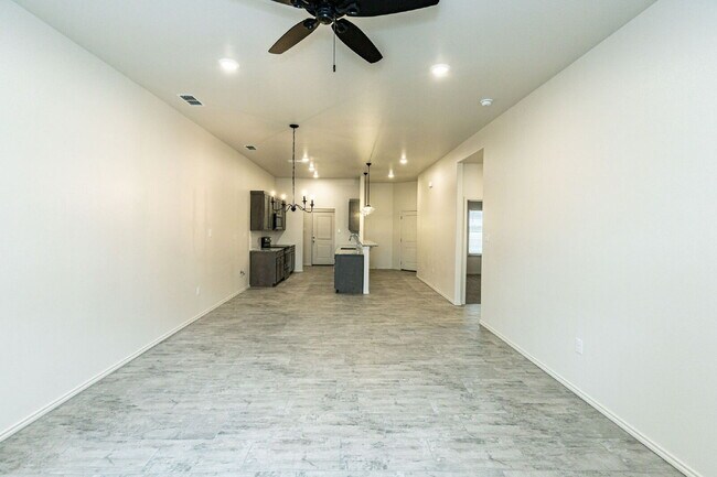 Building Photo - "Charming 2-Bed, 2-Bath Oasis with 1,227 Sq Ft of Comfort in Wolfforth!"
