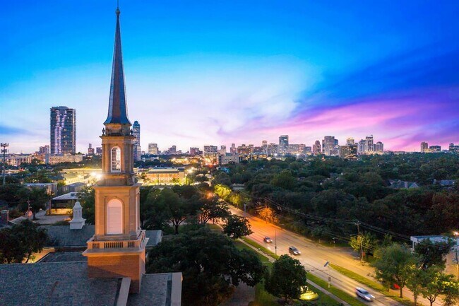 Building Photo - 3433 Westheimer Rd