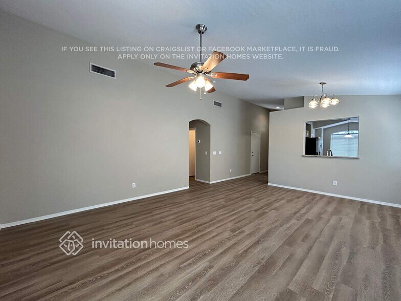 Building Photo - 2122 S 114th Ave