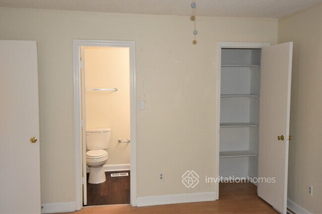 Building Photo - 5 Abelia Ct