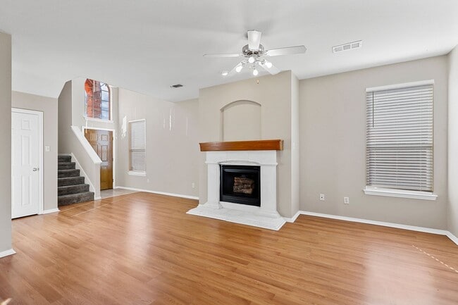 Building Photo - Lovely 2 Story 3/2.5/2 in NORTHWEST ISD Available Now!