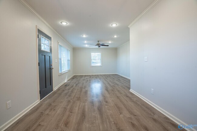 Building Photo - 205 High Rd