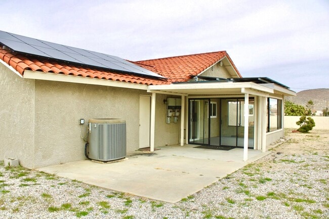 Building Photo - COMING SOON!! Comfortable and Spacious 3 b...
