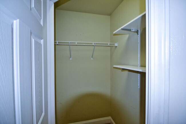 Building Photo - 1491 Mayfair Dr