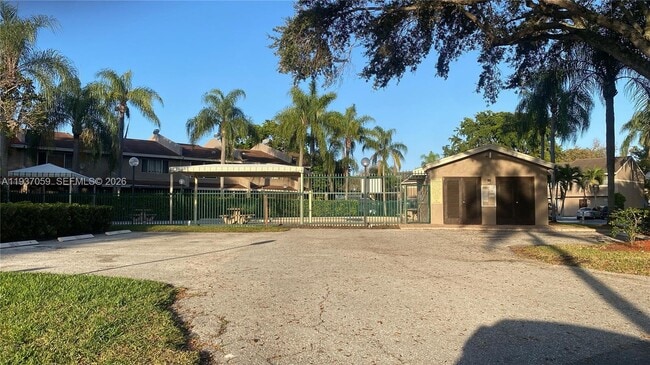 Building Photo - 1177 Sussex Dr