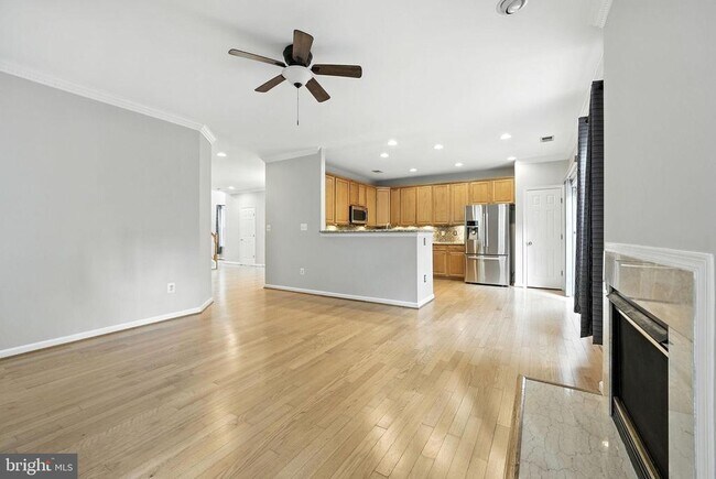Building Photo - 4705 Manor Dr