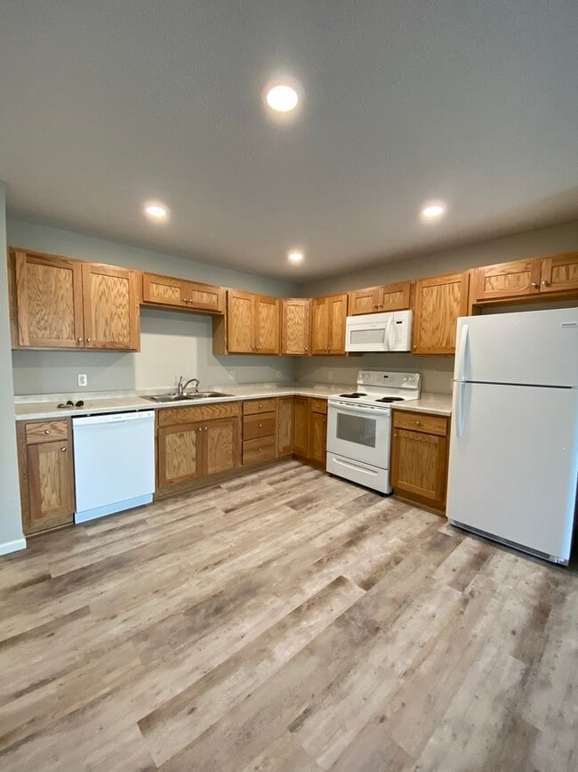 Building Photo - 1539 Gunston Dr