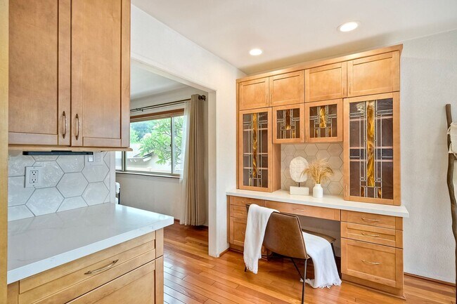 Building Photo - Charming 4-Bedroom Home in Bay Park — Move-In Special!!!