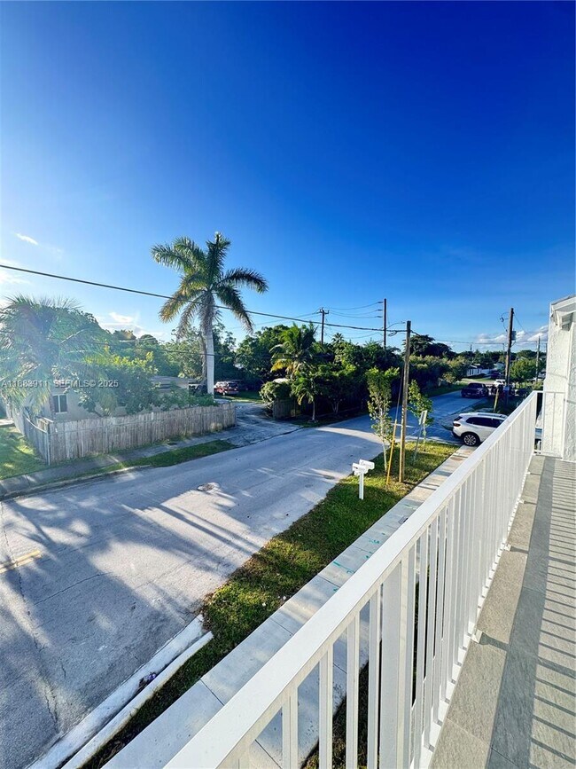 Building Photo - 18395 SW 103rd Ct