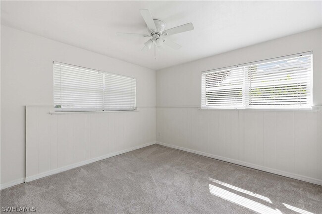 Building Photo - 1377 11th Ct N