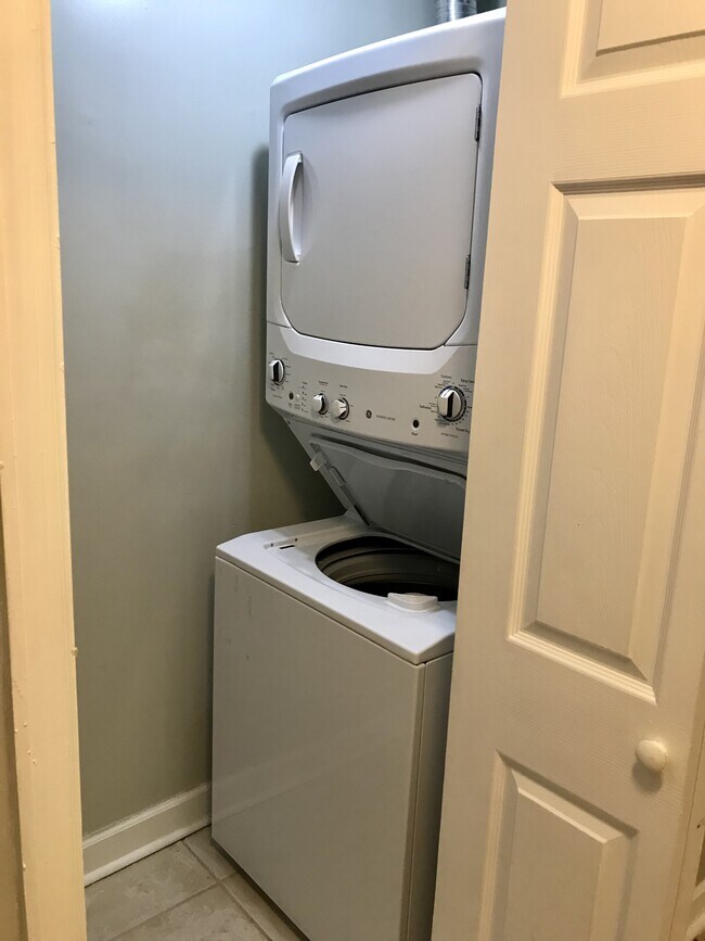 Building Photo - 4435 Yates Rd