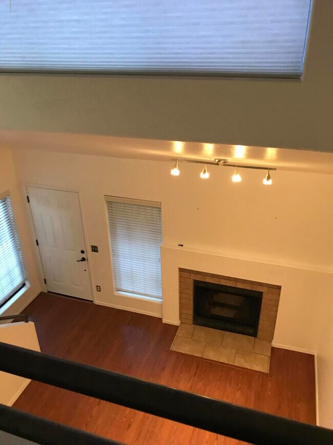 Building Photo - 4020 N Weimer Pl