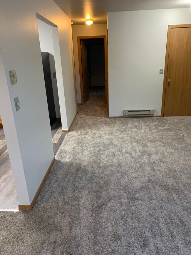 Building Photo - Iowa Ave