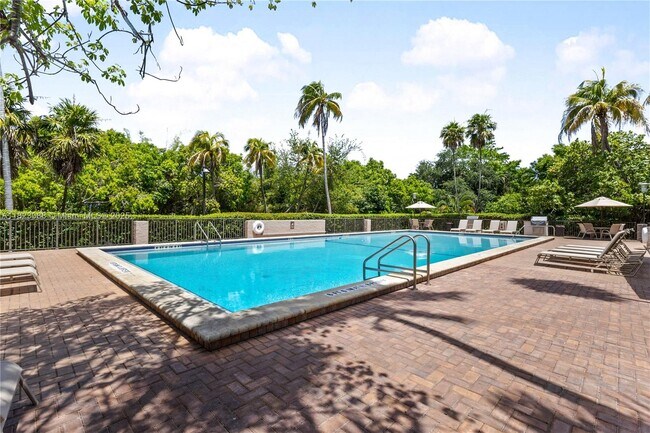 Building Photo - 161 Crandon Blvd