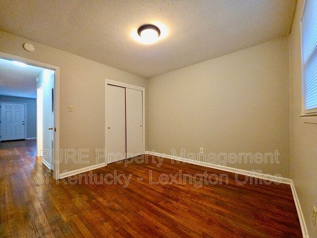 Building Photo - 304 Radcliffe Rd