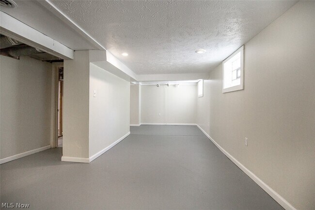 Building Photo - 13621 Cranwood Dr
